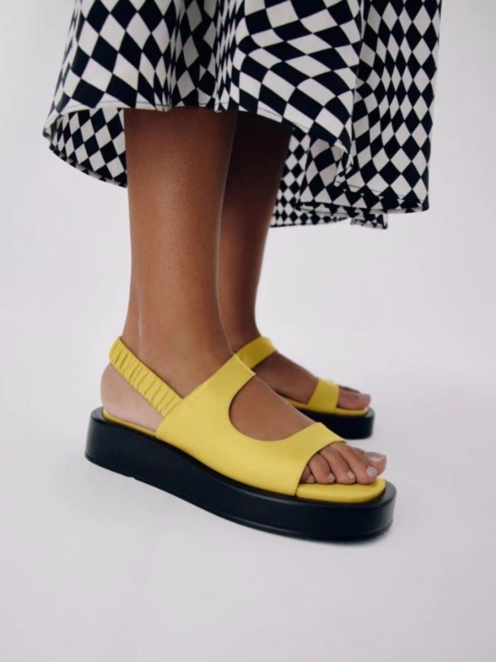 Maguire Caserta Lemon Drop Sandal size 37